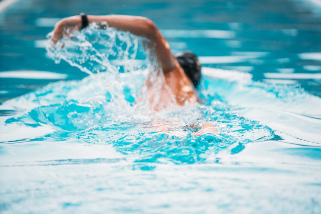 Beneficios de la natación en carriles