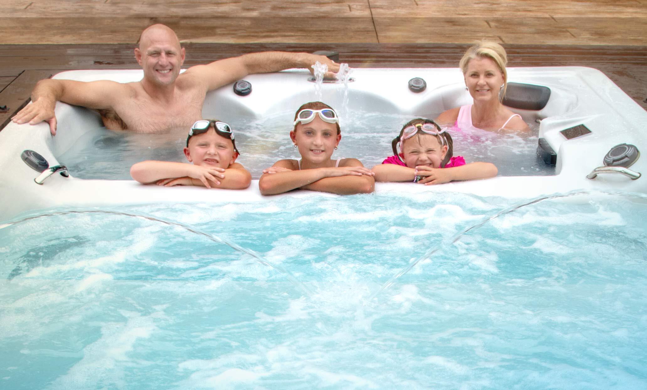 Familia en un spa Master Spas