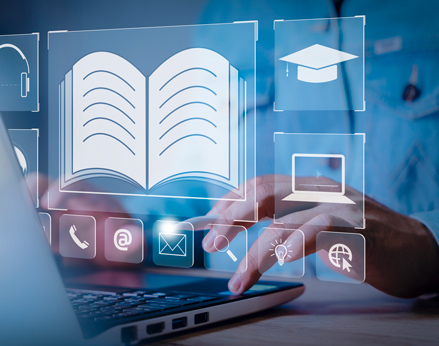 Imagen en la que se muestra una pantalla con iconos de recursos, como libros.