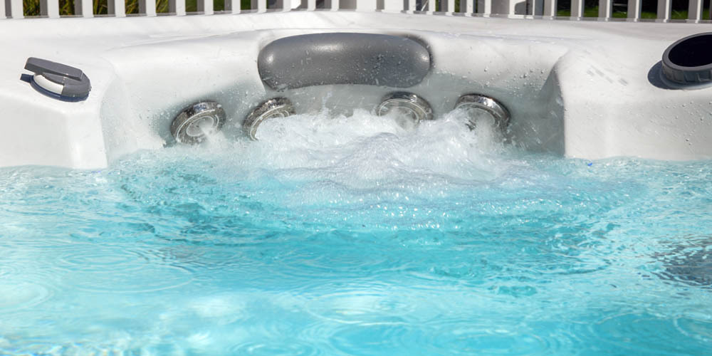 Asiento «StressRelief» para cuello y hombros en un spa de natación Challenger.
