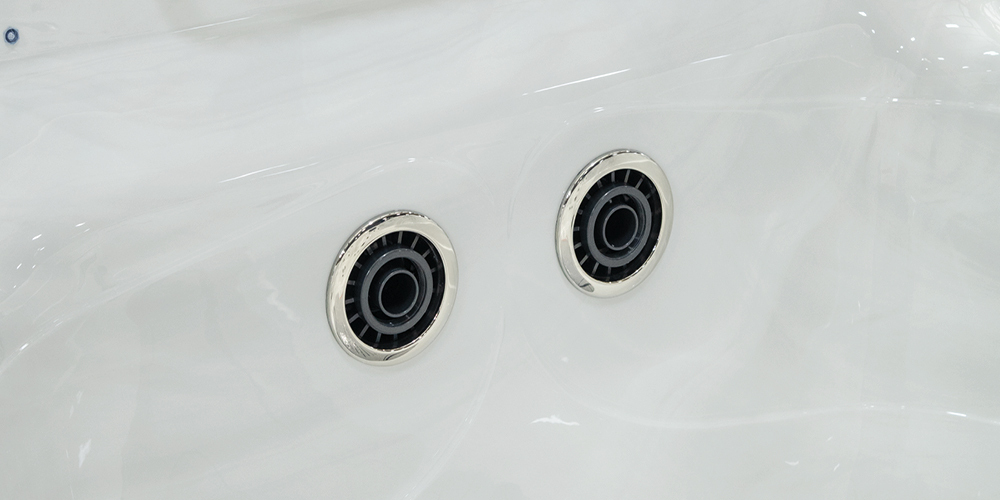 Chorros de doble flujo para spas de natación.